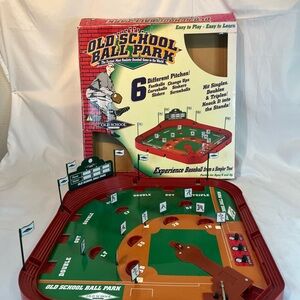 VTG MLB Spring Training 2001 Old School Ballpark Ages 4 and up